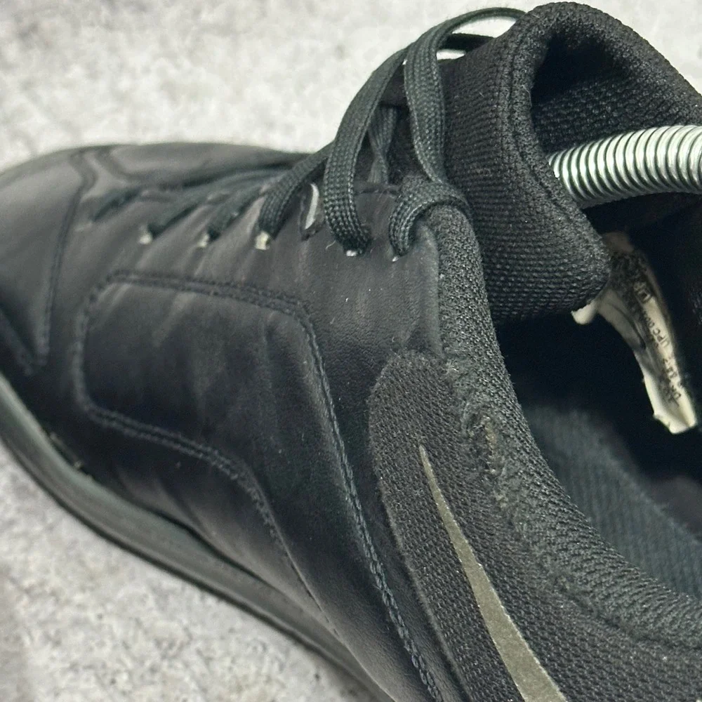 Nike Tiempo Legend 9 Club IC Mens 10.5 Black Indoor Soccer Shoes DA1189-004